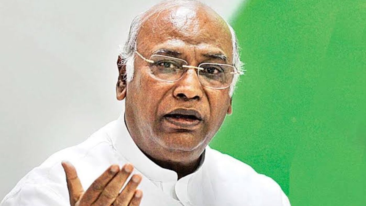 Mallikarjuna Kharge : తెలంగాణ ప్రజలు మార్పు కోరుకుంటున్నారు : మల్లికార్జున ఖర్గే Mallikarjuna Kharge : తెలంగాణ ప్రజలు మార్పు కోరుకుంటున్నారు : మల్లికార్జున ఖర్గే
