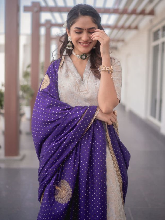 >మృణాల్ మనోహర రూపం..