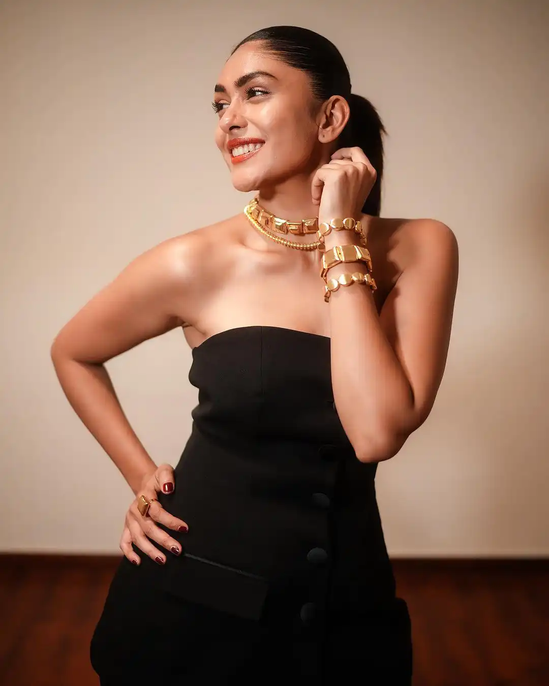 Mrunal Thakur Sizzling Looks in Black Dress
