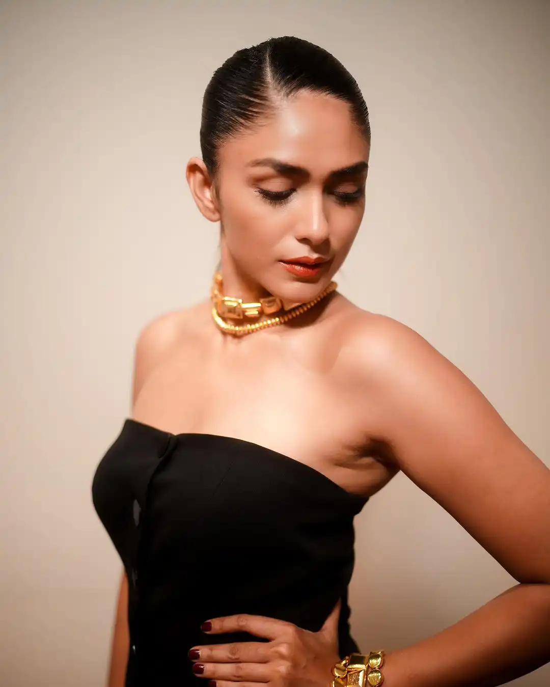 Mrunal Thakur Sizzling Looks in Black Dress