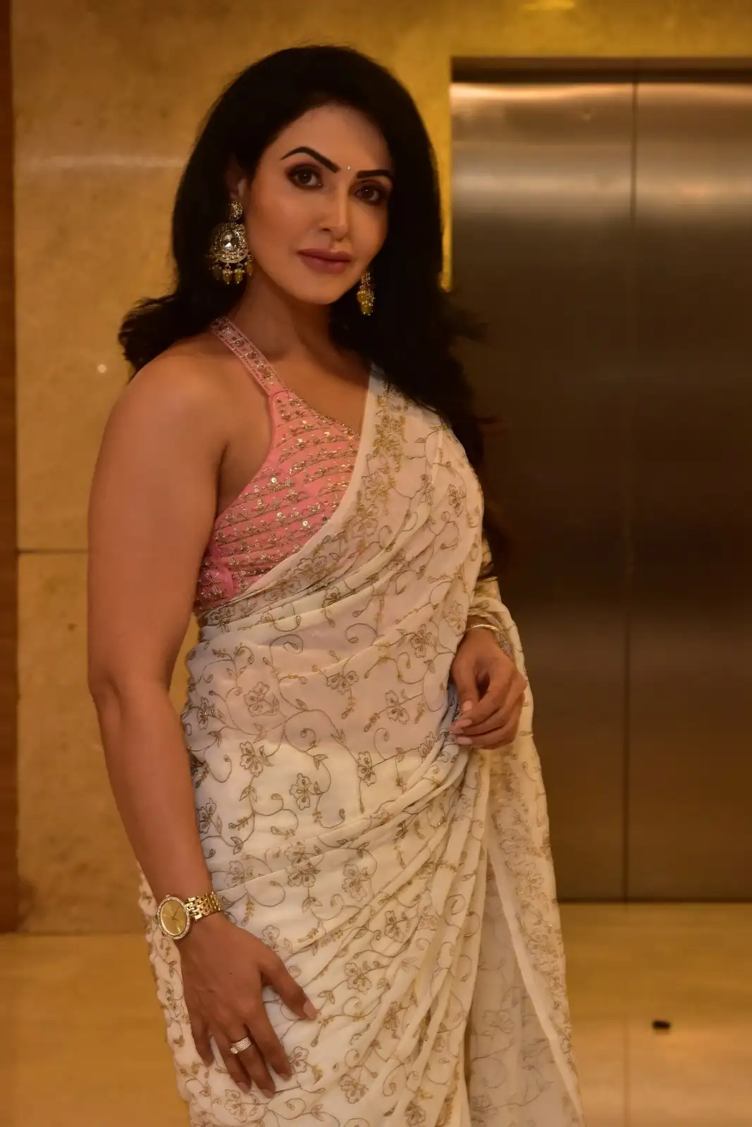 Nandini Rai Shines in Saree at Bhaag Saale Movie Pre Release Event
