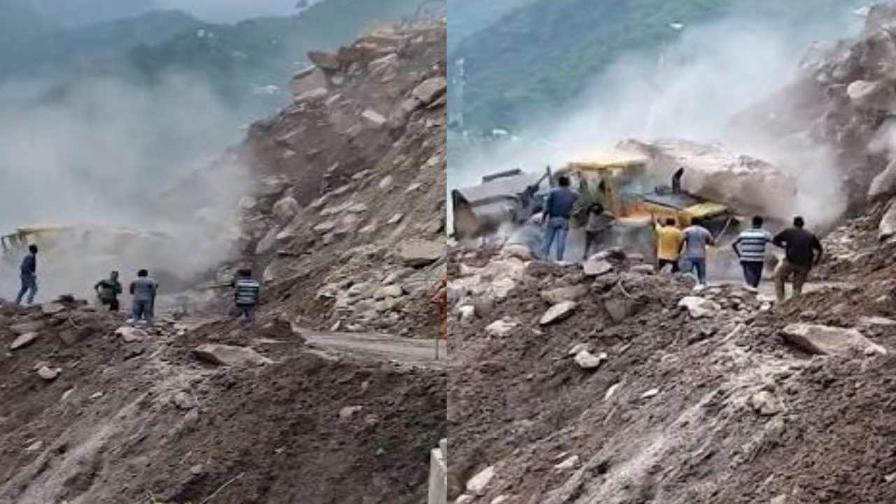 Himachal Pradesh : జేసీబీపై విరుచుకుపడ్డ భారీ బండరాళ్లు .. ప్రాణాలతో బయటపడ్డ కార్మికులు .. వణుకు పుట్టించిన వీడియో Himachal Pradesh : జేసీబీపై విరుచుకుపడ్డ భారీ బండరాళ్లు .. ప్రాణాలతో బయటపడ్డ కార్మికులు .. వణుకు పుట్టించిన వీడియో