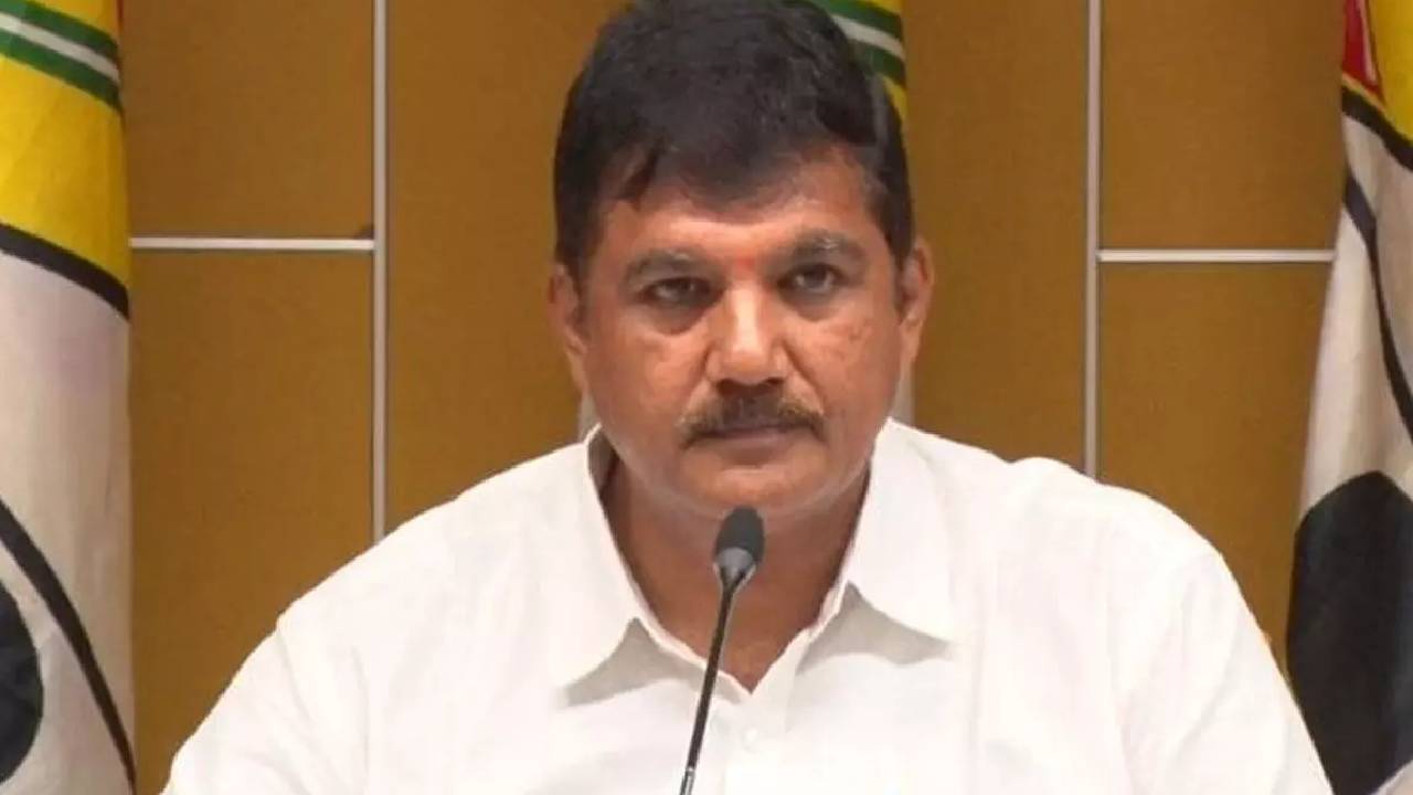 Dhulipalla Narendra Kumar: అందుకోసమే సీఎం జగన్ పోరాటం చేస్తున్నారు: టీడీపీ నేత ధూళిపాళ్ల Dhulipalla Narendra Kumar: అందుకోసమే సీఎం జగన్ పోరాటం చేస్తున్నారు: టీడీపీ నేత ధూళిపాళ్ల