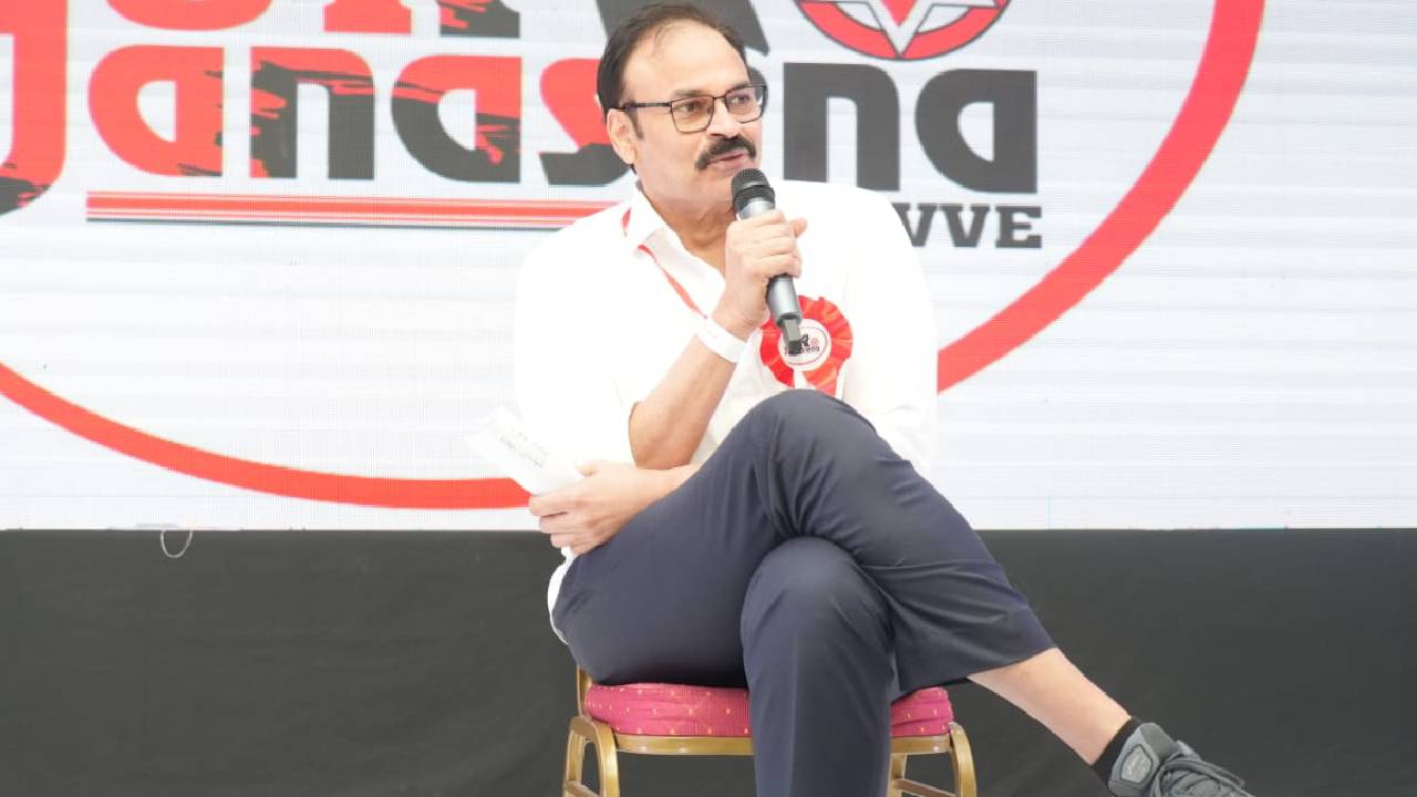 Naga Babu: జర్మనీలో నాగబాబుకు ఘనస్వాగతం.. యూరప్లో బిజీ బిజీ Naga Babu: జర్మనీలో నాగబాబుకు ఘనస్వాగతం.. యూరప్లో బిజీ బిజీ