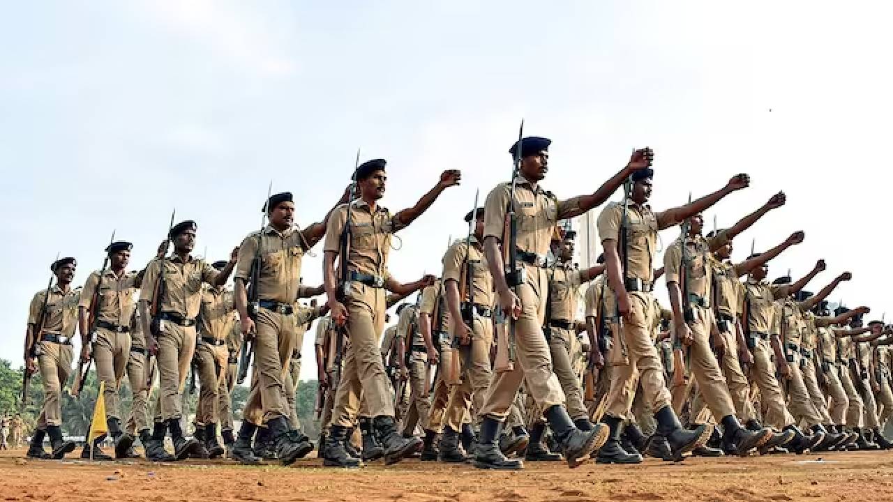 Police Recruitment: అభ్యర్థుల వయసు సడలింపు వివాదంపై తెలంగాణ పోలీస్ రిక్రూట్మెంట్ బోర్డ్ కీలక ప్రకటన Police Recruitment: అభ్యర్థుల వయసు సడలింపు వివాదంపై తెలంగాణ పోలీస్ రిక్రూట్మెంట్ బోర్డ్ కీలక ప్రకటన