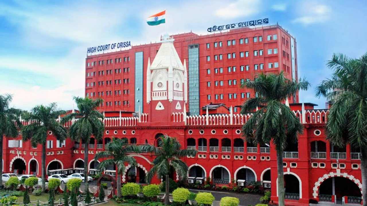 Orissa High Court : లైంగిక సాన్నిహిత్యం రేప్ కాదు.. ఒరిస్సా హైకోర్టు సంచలన తీర్పు Orissa High Court : లైంగిక సాన్నిహిత్యం రేప్ కాదు.. ఒరిస్సా హైకోర్టు సంచలన తీర్పు