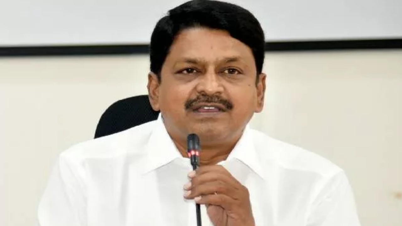 Payyavula Keshav : సామాన్యుడికి ఇసుక దొరకడం లేదు.. కానీ, పక్క రాష్ట్రాలకు భారీగా అక్రమంగా తరలింపు : పయ్యావుల కేశవ్ Payyavula Keshav : సామాన్యుడికి ఇసుక దొరకడం లేదు.. కానీ, పక్క రాష్ట్రాలకు భారీగా అక్రమంగా తరలింపు : పయ్యావుల కేశవ్
