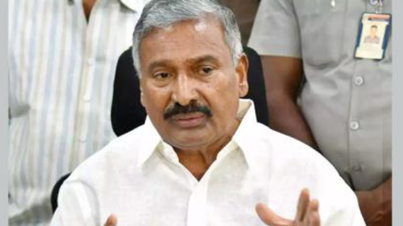 Peddireddy Ramachandra Reddy : జగన్ తాగు, సాగు నీరు ప్రాజెక్టులు నిర్మిస్తుంటే… కోర్టుకు వెళ్లి అడ్డుకుంటున్న చంద్రబాబు : మంత్రి పెద్దిరెడ్డి రామచంద్రారెడ్డి Peddireddy Ramachandra Reddy : జగన్ తాగు, సాగు నీరు ప్రాజెక్టులు నిర్మిస్తుంటే… కోర్టుకు వెళ్లి అడ్డుకుంటున్న చంద్రబాబు : మంత్రి పెద్దిరెడ్డి రామచంద్రారెడ్డి