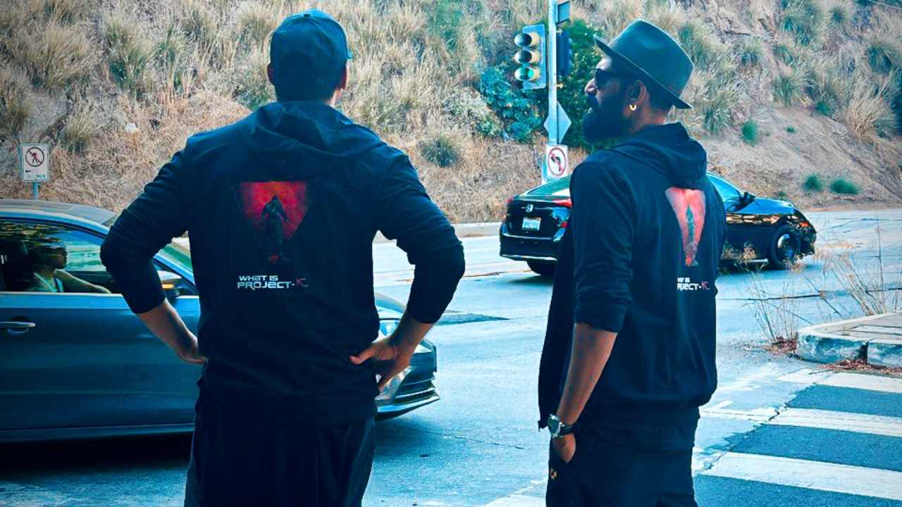 Project K : అమెరికాలో ల్యాండ్ అయిన ప్రభాస్ అండ్ రానా.. డార్లింగ్ సన్నబడ్డాడంటున్న ఫ్యాన్స్.. Project K : అమెరికాలో ల్యాండ్ అయిన ప్రభాస్ అండ్ రానా.. డార్లింగ్ సన్నబడ్డాడంటున్న ఫ్యాన్స్..