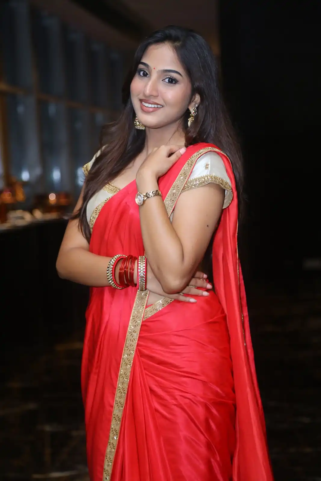 Pranavi Manukonda Stunning Looks in Saree at Slum Dog Husband Movie Pre Release Event