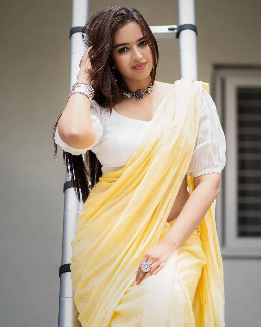 Pujita Ponnada Cute looks in Saree