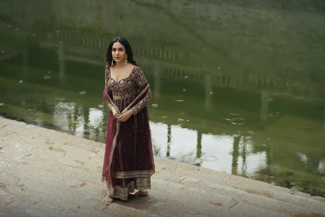 Ritu Varma Gorgeous Looks in Traditional Dress