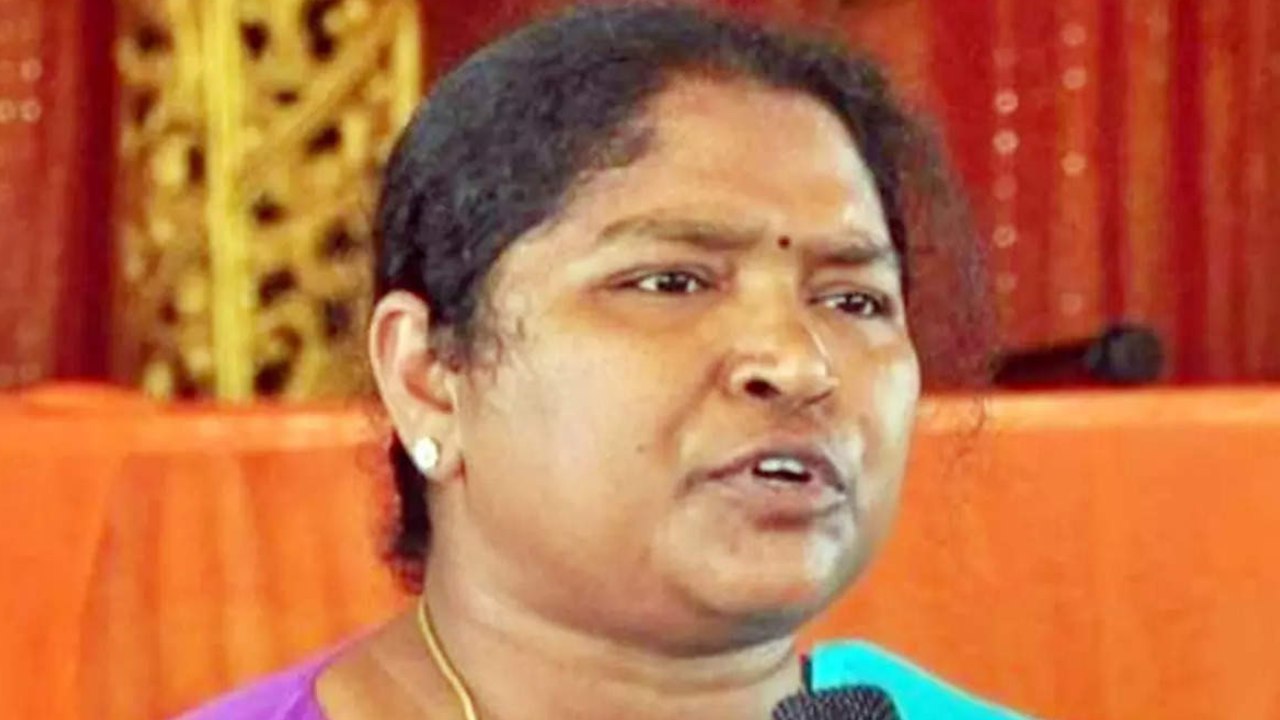 MLA Seethakka : రాహుల్ రాకను తట్టుకోలేక.. ఎక్కడికక్కడ చెక్ పోస్ట్ లు పెట్టి నిర్బంధిస్తున్న బీఆర్ఎస్ : ఎమ్మెల్యే సీతక్క MLA Seethakka : రాహుల్ రాకను తట్టుకోలేక.. ఎక్కడికక్కడ చెక్ పోస్ట్ లు పెట్టి నిర్బంధిస్తున్న బీఆర్ఎస్ : ఎమ్మెల్యే సీతక్క