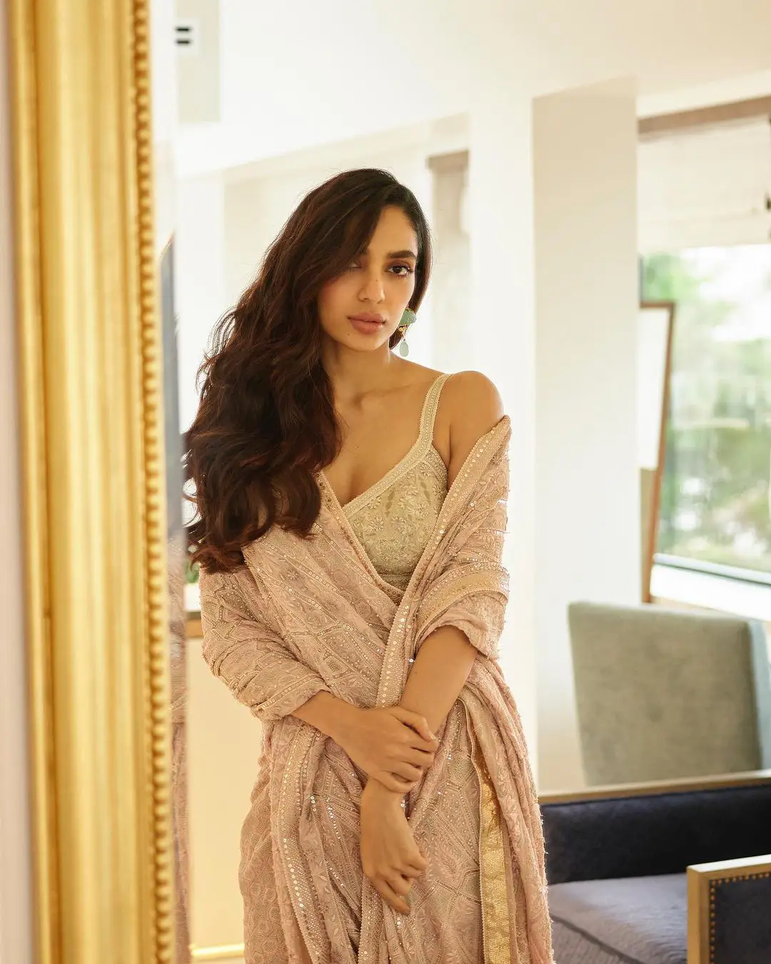 Sobhita Dhulipala mesmerizing looks in saree photos