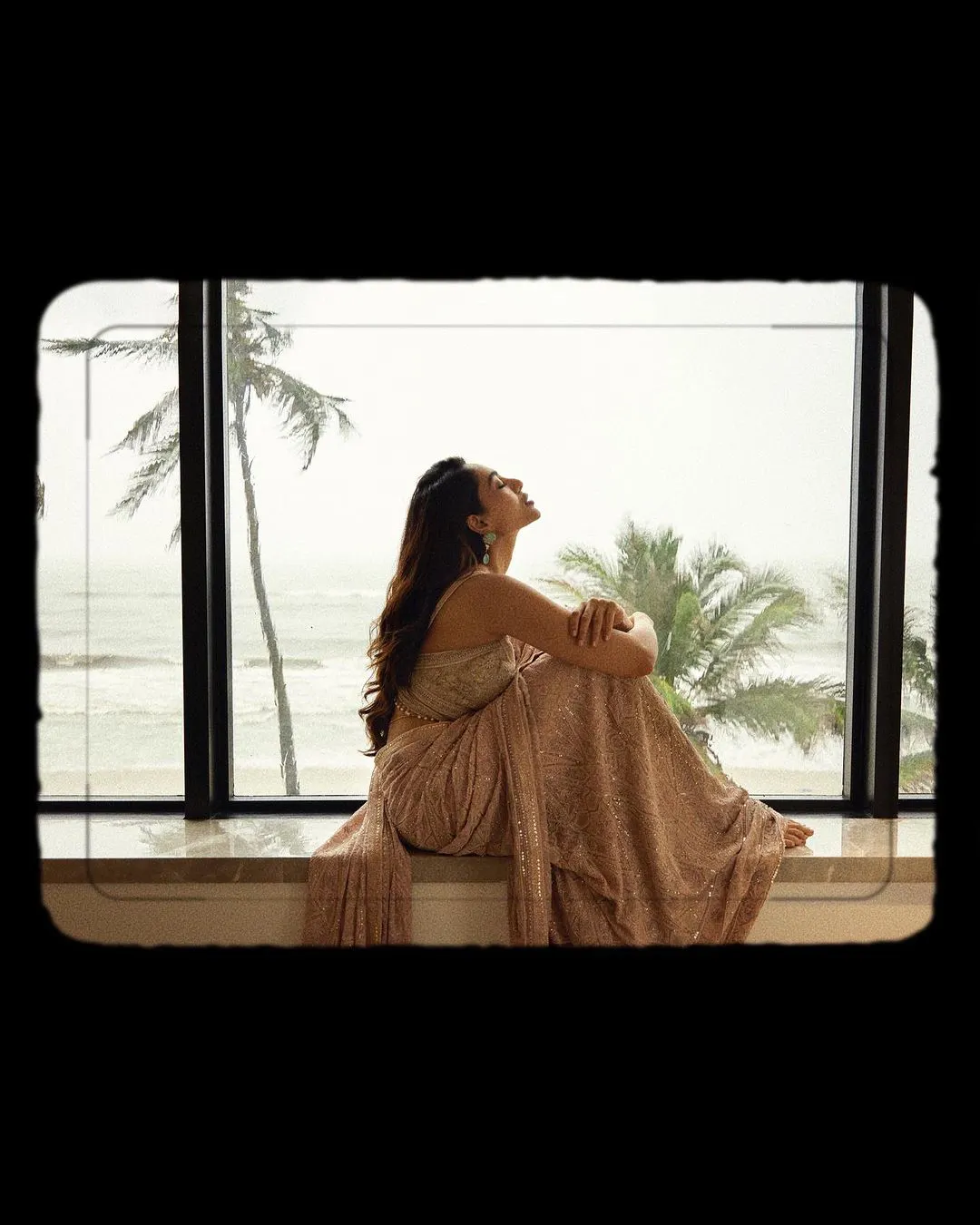 Sobhita Dhulipala mesmerizing looks in saree photos
