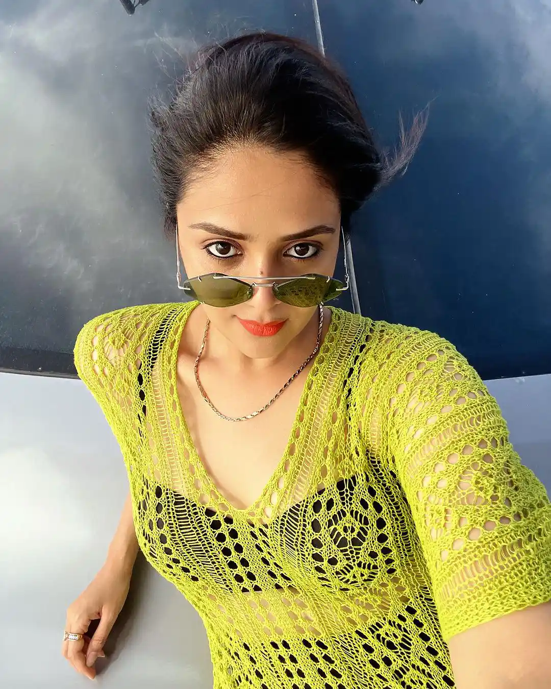 Sreemukhi special poses in Sea at Thailand