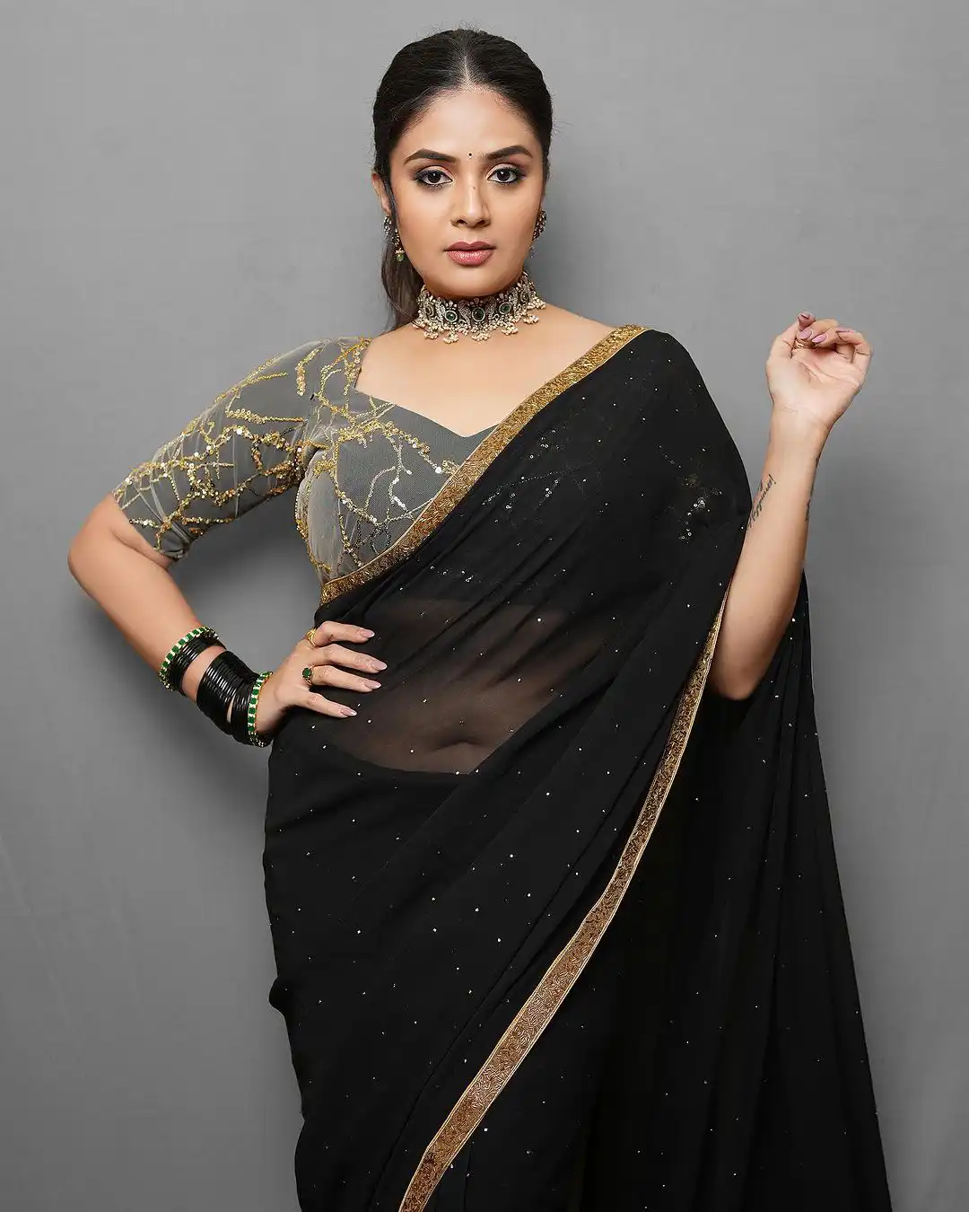 Sreemukhi Shines in Black Saree