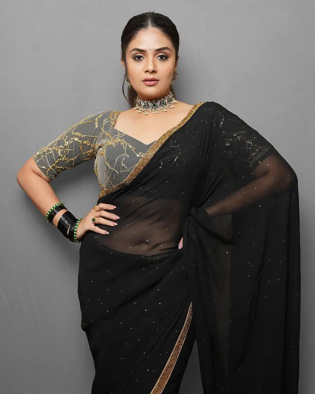 Sreemukhi Shines in Black Saree
