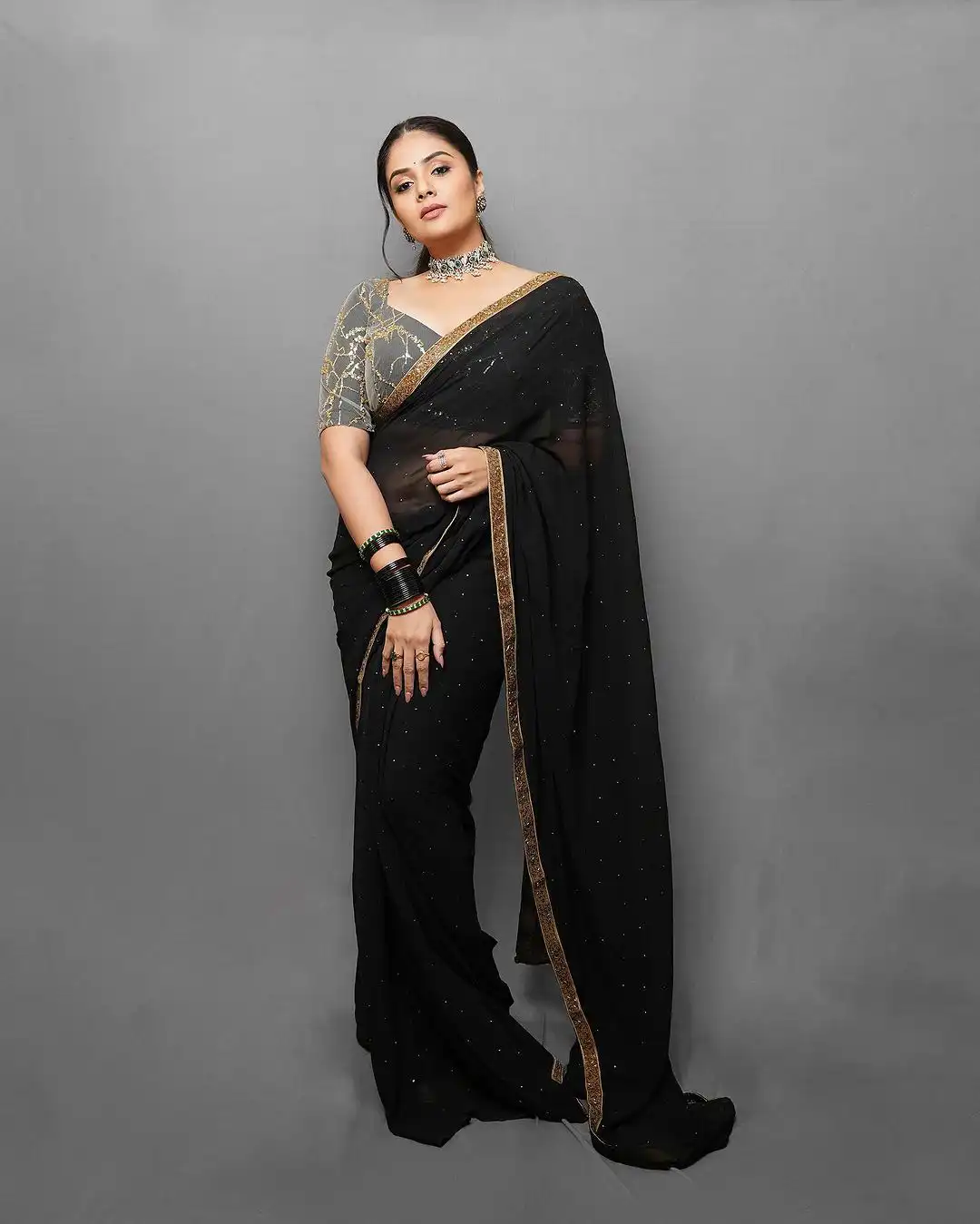 Sreemukhi Shines in Black Saree