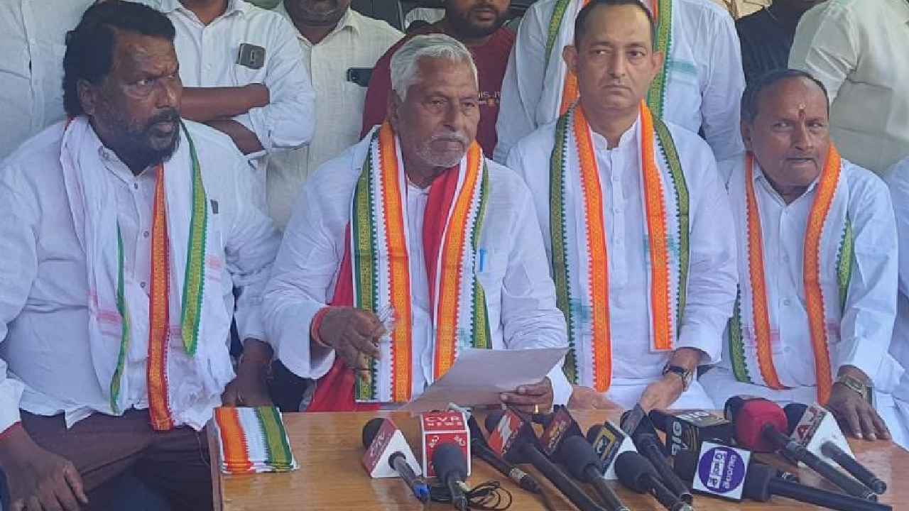 T Jeevan Reddy : మీ ఈడీ, సీఐడీ ఏం చేస్తున్నాయి? ముఖ్యమంత్రిపై ఎందుకు చర్యలు తీసుకోవడం లేదు?- ఎమ్మెల్సీ జీవన్ రెడ్డి T Jeevan Reddy : మీ ఈడీ, సీఐడీ ఏం చేస్తున్నాయి? ముఖ్యమంత్రిపై ఎందుకు చర్యలు తీసుకోవడం లేదు?- ఎమ్మెల్సీ జీవన్ రెడ్డి