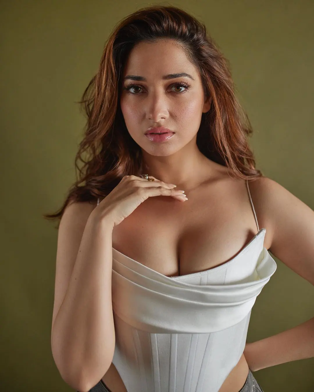 Tamannaah Bhatia Sizzling Photos in Jailer Movie Promotions