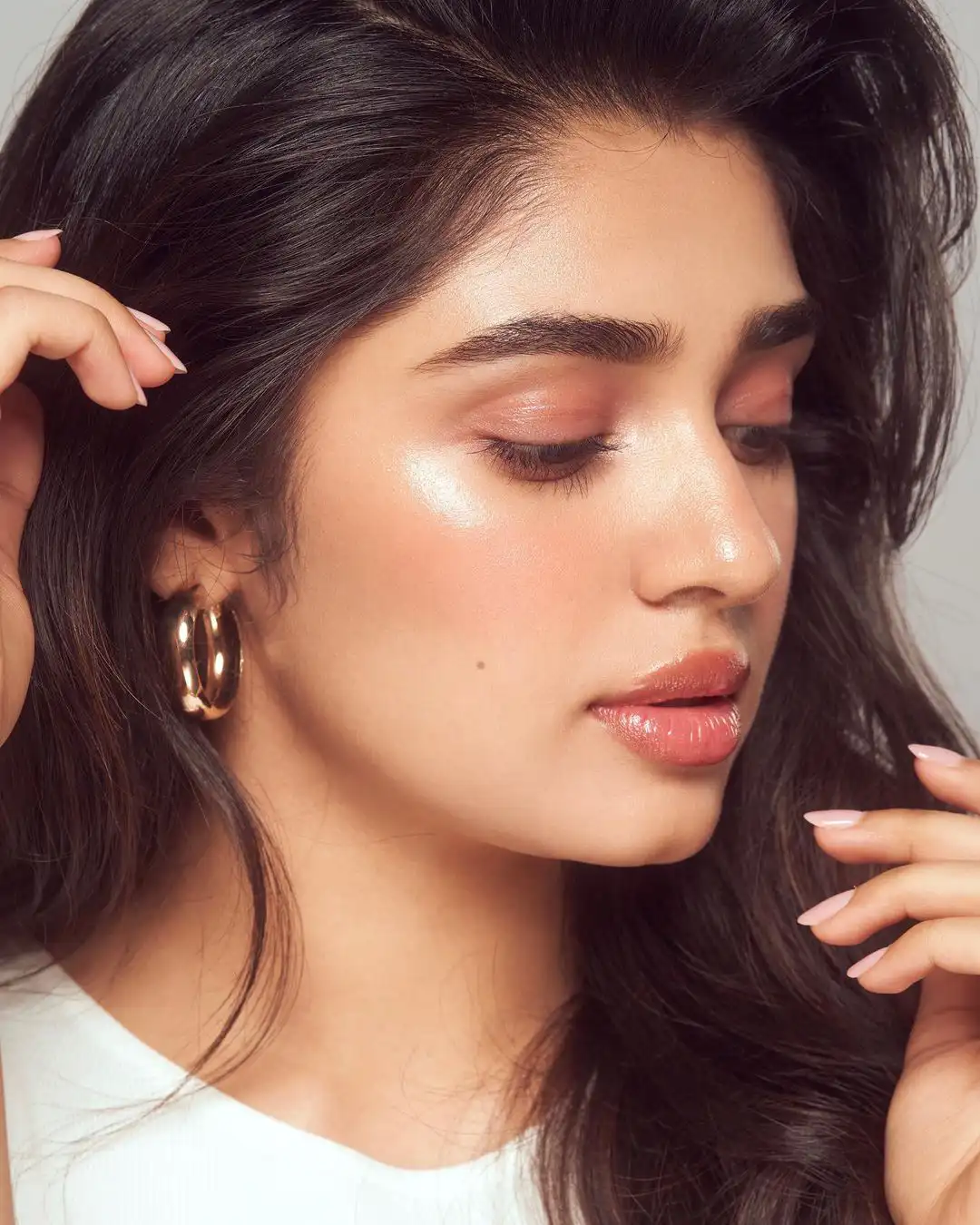 Tollywood Actress Krithi Shetty share close photos gone viral