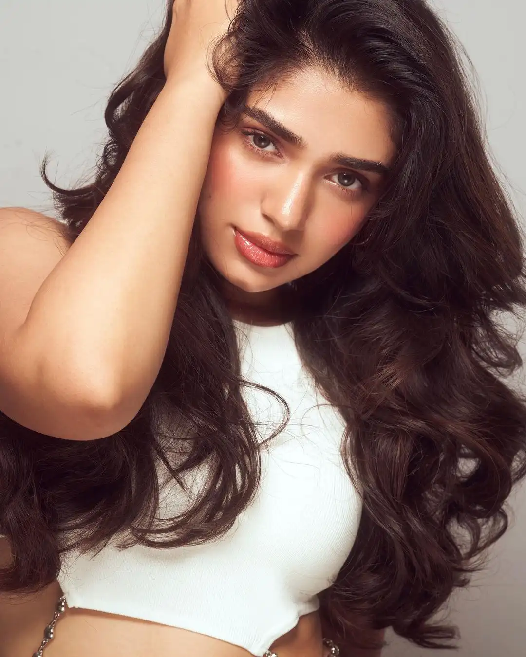 Tollywood Actress Krithi Shetty share close photos gone viral