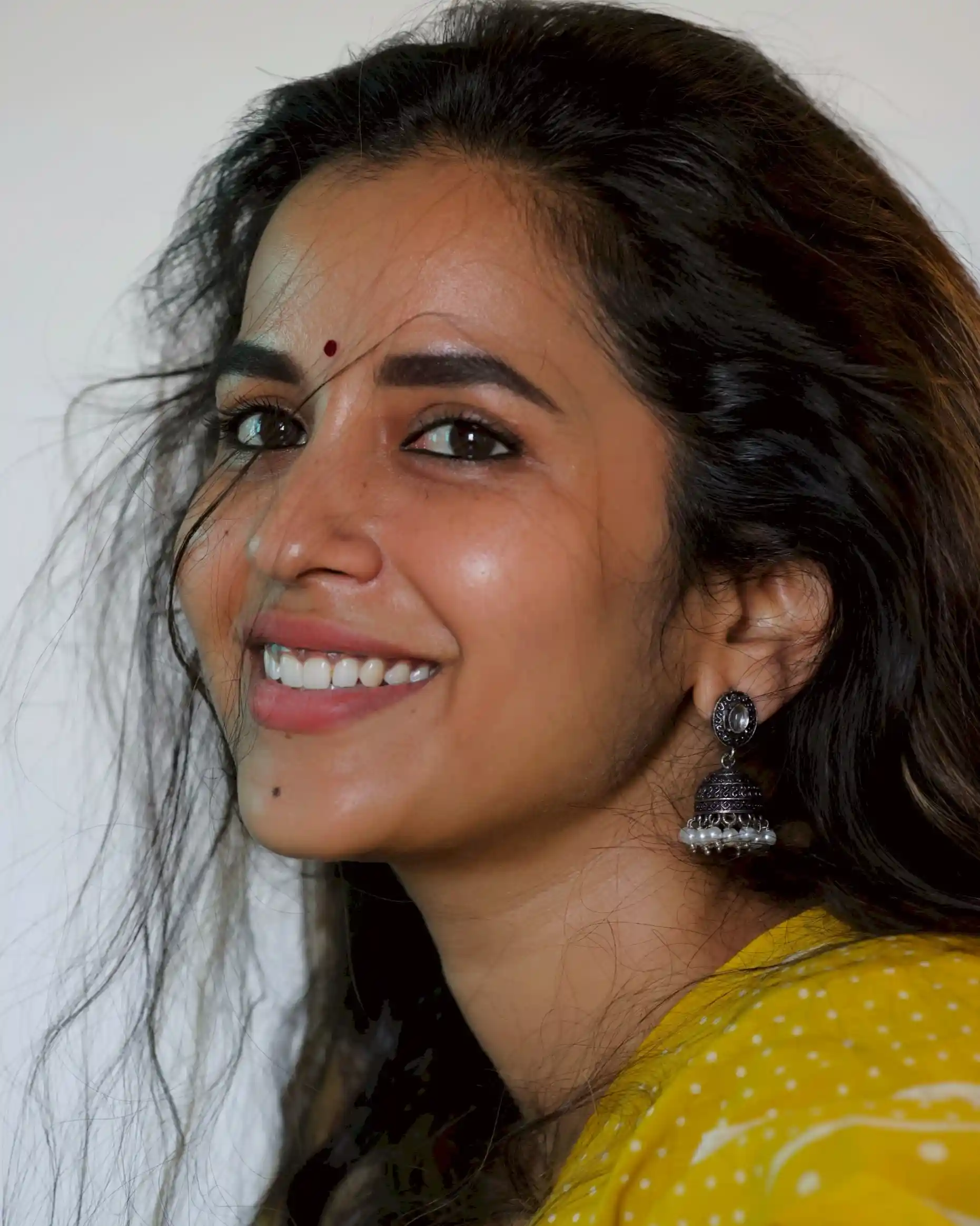 Tollywood actress Komalee Prasad cute photos gone viral
