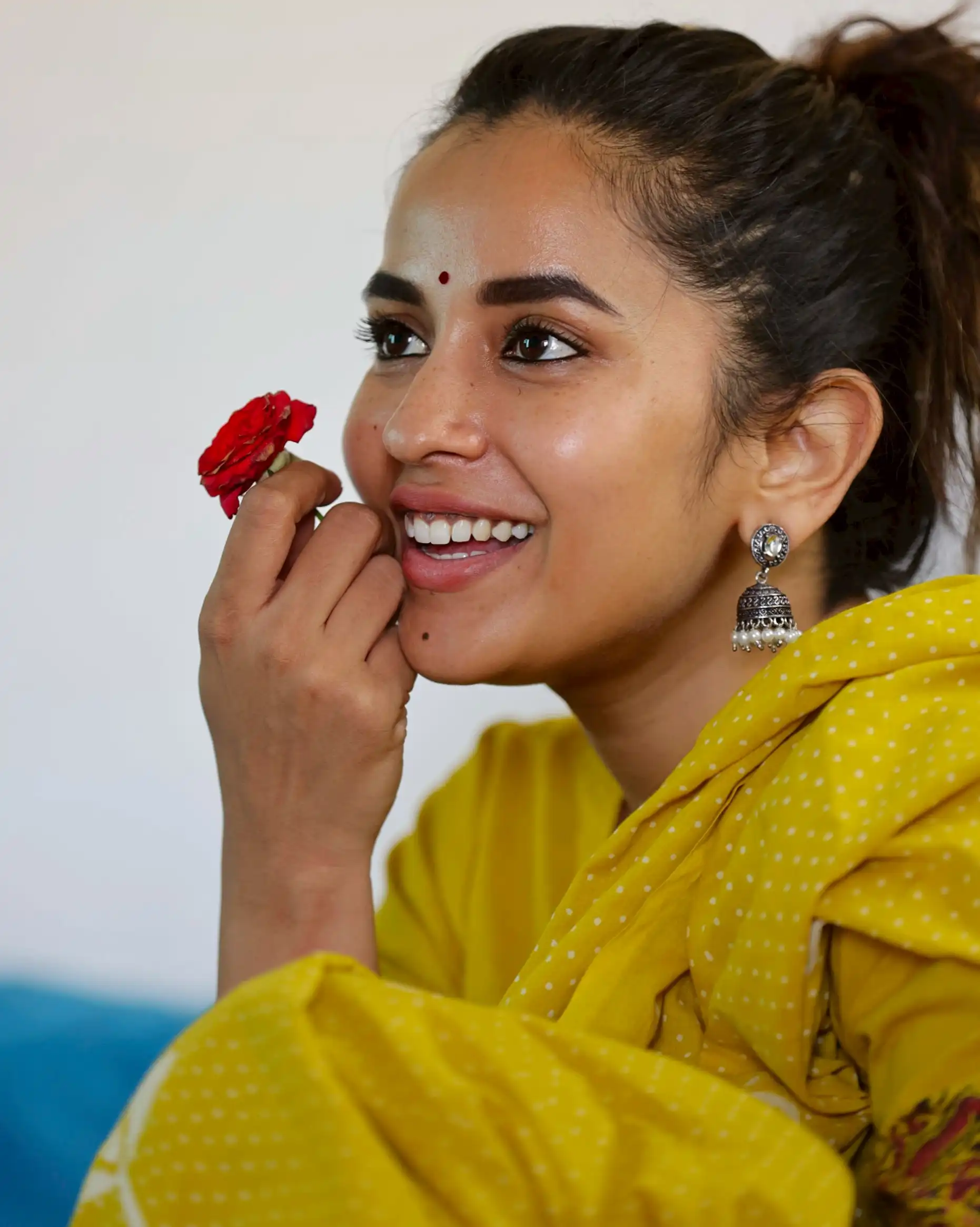 Tollywood actress Komalee Prasad cute photos gone viral