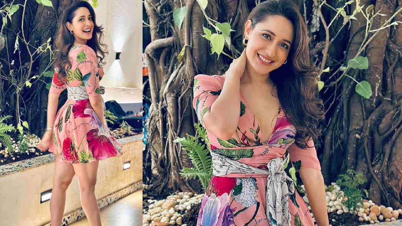 Pragya Jaiswal : పొట్టి డ్రెస్‌లో ప్రగ్యా పరువాలు చూసి ఫిదా అవుతున్న కురాళ్ళ..