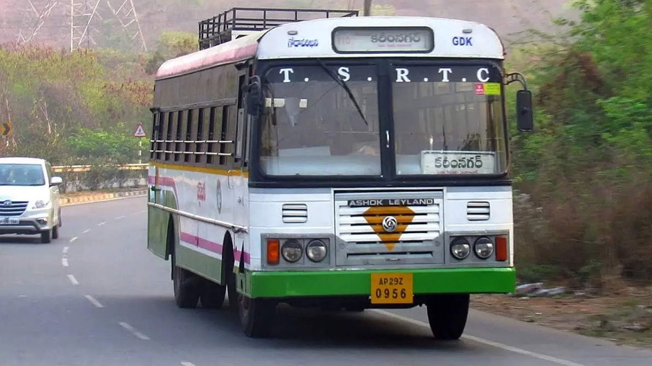 TSRTC: పల్లె వెలుగు ప్రయాణికులకు ఆర్థికభారం తగ్గించేందుకు “పల్లె వెలుగు టౌన్ బస్ పాస్” TSRTC: పల్లె వెలుగు ప్రయాణికులకు ఆర్థికభారం తగ్గించేందుకు “పల్లె వెలుగు టౌన్ బస్ పాస్”