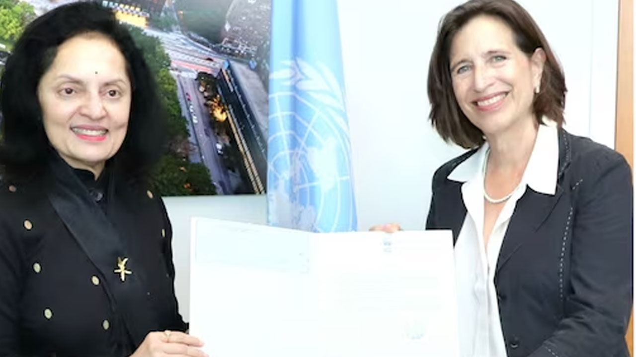 United Nation: హిందీ భాష విస్తృతి కోసం ఐక్యరాజ్య సమితికి రూ.8 కోట్లు ఇచ్చిన భారత్ United Nation: హిందీ భాష విస్తృతి కోసం ఐక్యరాజ్య సమితికి రూ.8 కోట్లు ఇచ్చిన భారత్