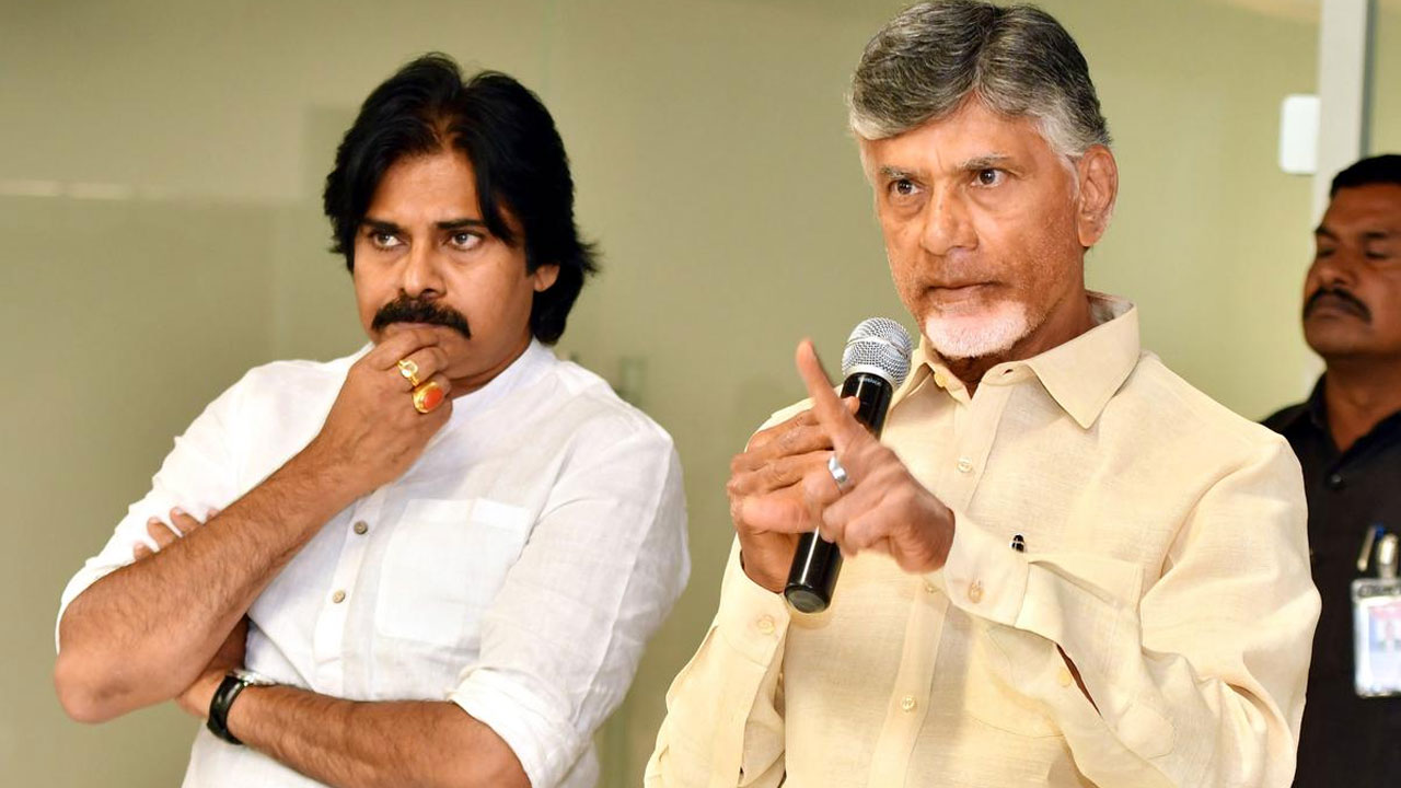 AP Politics: పవన్ కల్యాణ్ మీద పరువు నష్టం నీతిమాలిన చర్య.. సీఎం జగన్పై చంద్రబాబు ఫైర్ AP Politics: పవన్ కల్యాణ్ మీద పరువు నష్టం నీతిమాలిన చర్య.. సీఎం జగన్పై చంద్రబాబు ఫైర్