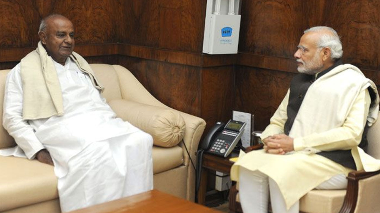 Karnataka Politics: నాలుగు రోజుల్లోనే యూటర్న్ తీసుకున్న జేడీఎస్.. బీజేపీతో పొత్తు ఉండదని ప్రకటన Karnataka Politics: నాలుగు రోజుల్లోనే యూటర్న్ తీసుకున్న జేడీఎస్.. బీజేపీతో పొత్తు ఉండదని ప్రకటన