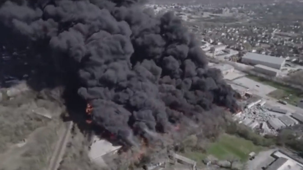 Massive fire erupts at Chemical Plant in Guixi in China