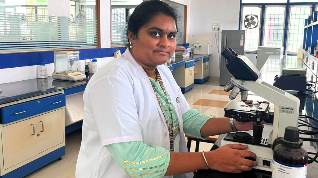 Lakshmi Soumya who received the New Investigator Travel Award