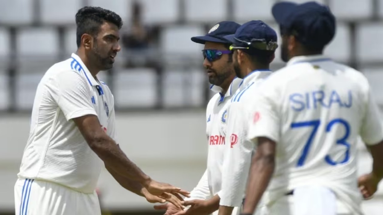 WI vs IND Test Match: తొలిరోజు భారత్దే ఆధిపత్యం.. అశ్విన్, జడేజా స్పిన్ మాయాజాలం.. తక్కువ స్కోర్కే కుప్పకూలిన వెస్టిండీస్ .. WI vs IND Test Match: తొలిరోజు భారత్దే ఆధిపత్యం.. అశ్విన్, జడేజా స్పిన్ మాయాజాలం.. తక్కువ స్కోర్కే కుప్పకూలిన వెస్టిండీస్ ..