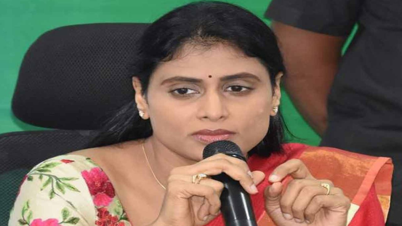 YS Sharmila : పేదలకు దక్కాల్సిన స్కీములన్నీ బీఆర్ఎస్ దొంగల పాలు : వైఎస్ షర్మిల YS Sharmila : పేదలకు దక్కాల్సిన స్కీములన్నీ బీఆర్ఎస్ దొంగల పాలు : వైఎస్ షర్మిల