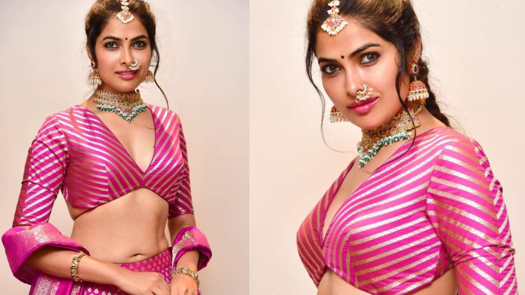 Divi Vadthya cute smiley looks