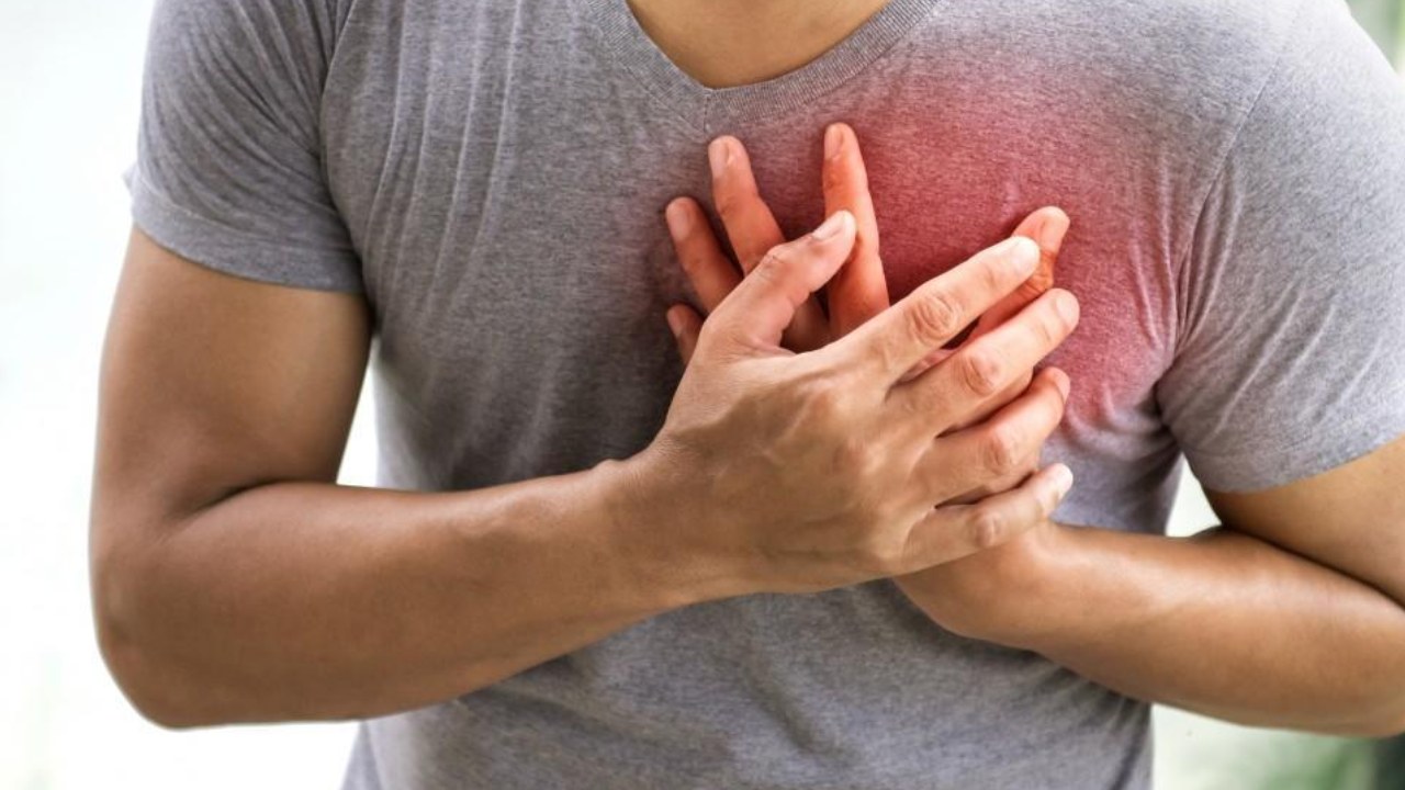 Heart Attack: గుండెపోటుకు ప్రధాన కారణం ఆ సమస్యే.. తాజా అధ్యయనంలో వెలుగులోకి ఆసక్తికర విషయాలు Heart Attack: గుండెపోటుకు ప్రధాన కారణం ఆ సమస్యే.. తాజా అధ్యయనంలో వెలుగులోకి ఆసక్తికర విషయాలు