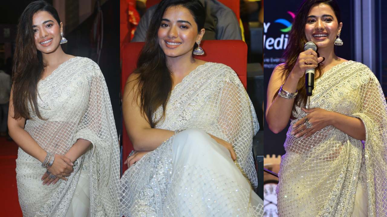 Ketika Sharma : ‘బ్రో’ ప్రీ రిలీజ్ ఈవెంట్.. చీరలో కేతిక శర్మ క్యూట్ లుక్స్..