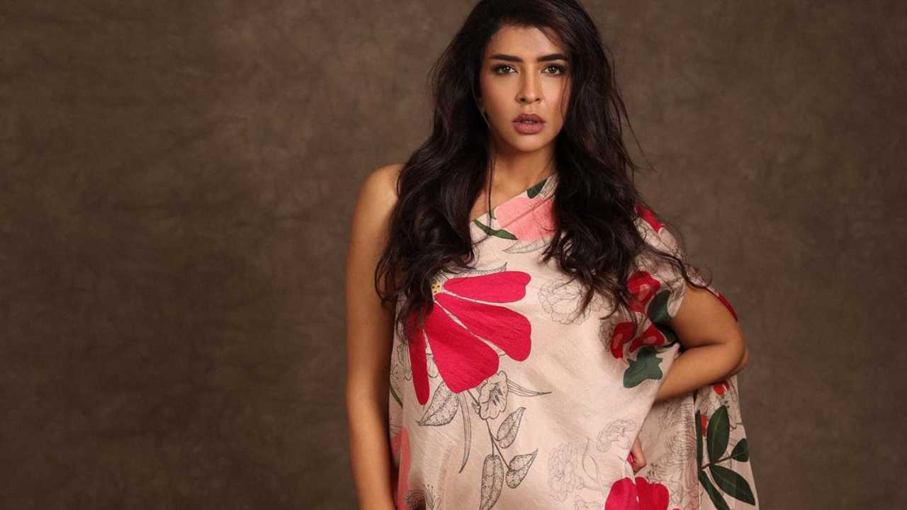 Manchu Lakshmi : నేను హాలీవుడ్ యాక్టర్ని.. ఇక్కడ తెలుగు అమ్మాయిలకు ఛాన్సులు ఇవ్వరు.. హాలీవుడ్లో ఉంటే స్టార్ అయ్యేదాన్ని.. Manchu Lakshmi : నేను హాలీవుడ్ యాక్టర్ని.. ఇక్కడ తెలుగు అమ్మాయిలకు ఛాన్సులు ఇవ్వరు.. హాలీవుడ్లో ఉంటే స్టార్ అయ్యేదాన్ని..