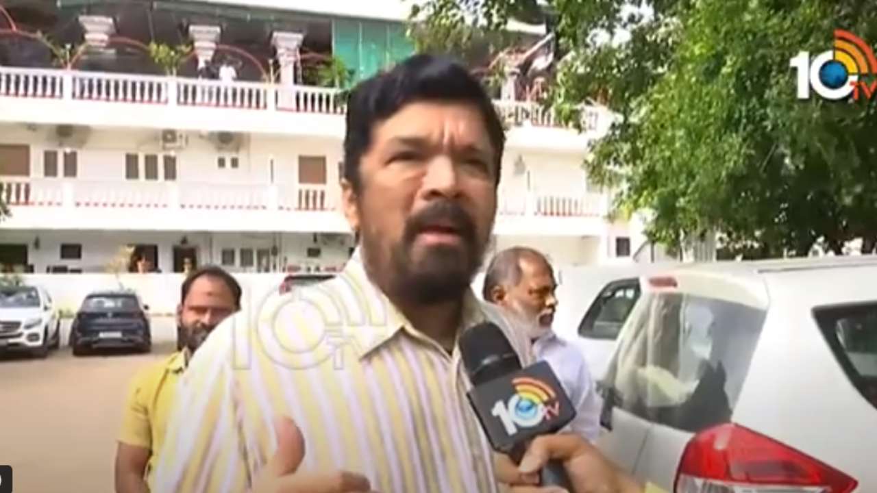Posani Krishna Murali : తమిళ్ వాళ్ళని పొగుడుతూనే.. తమిళ ఇండస్ట్రీ నిర్ణయాలపై.. రోజా భర్తపై పోసాని కామెంట్స్.. Posani Krishna Murali : తమిళ్ వాళ్ళని పొగుడుతూనే.. తమిళ ఇండస్ట్రీ నిర్ణయాలపై.. రోజా భర్తపై పోసాని కామెంట్స్..