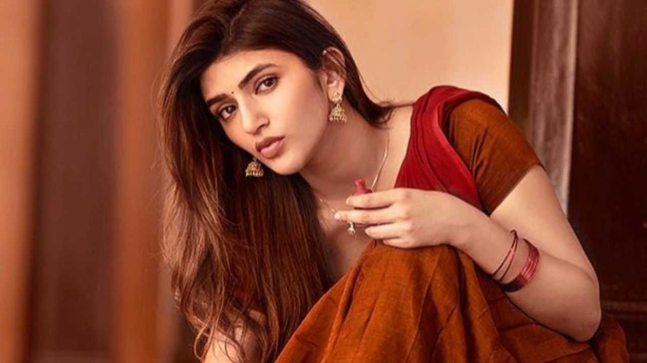 Sreeleela : ఇండస్ట్రీలో హీరోయిన్స్ ఎలా ఉండాలో చెప్పిన శ్రీలీల.. తెలుగు హీరోయిన్స్ పై కామెంట్స్.. Sreeleela : ఇండస్ట్రీలో హీరోయిన్స్ ఎలా ఉండాలో చెప్పిన శ్రీలీల.. తెలుగు హీరోయిన్స్ పై కామెంట్స్..