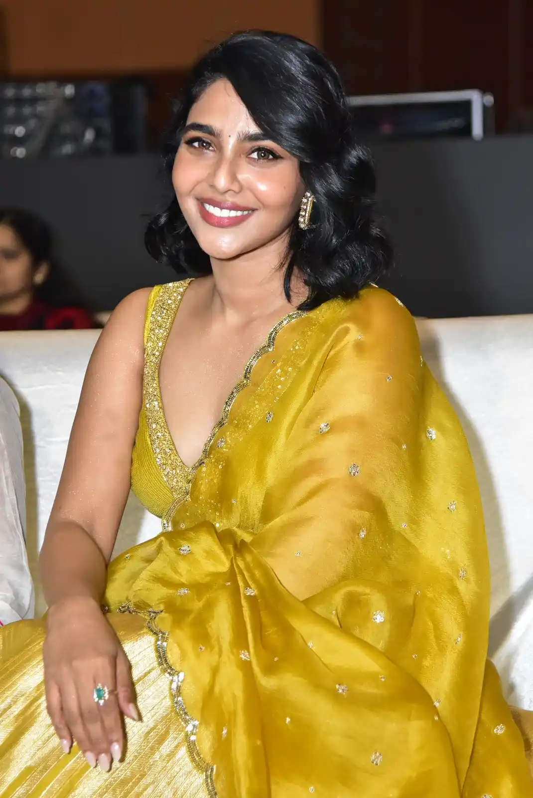 Aishwarya Lekshmi shines in King of Kotha Pre Release Event
