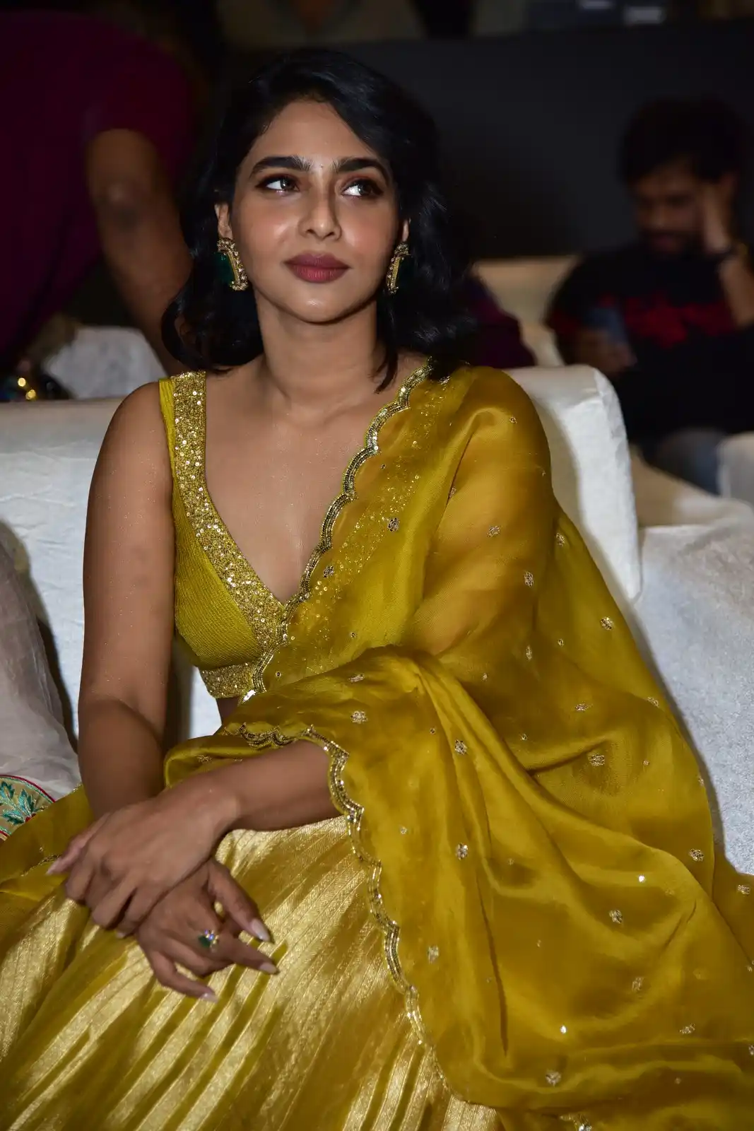 Aishwarya Lekshmi shines in King of Kotha Pre Release Event