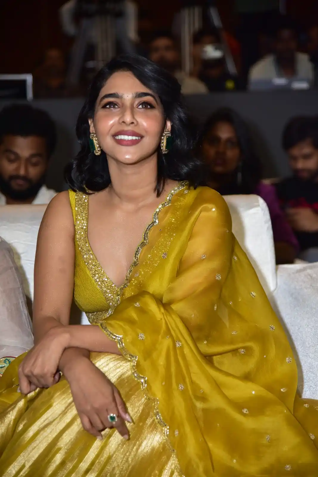 Aishwarya Lekshmi shines in King of Kotha Pre Release Event