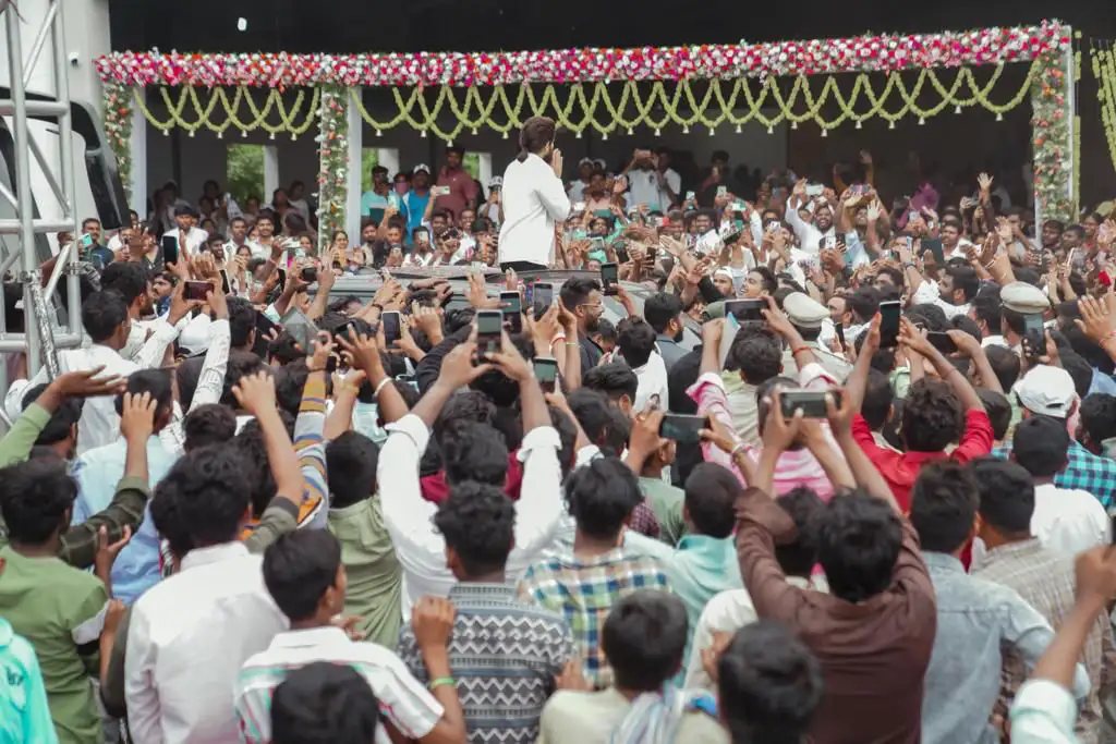 Allu Arjun at Nalgonda for Kancharla Conventions Opening Ceremony