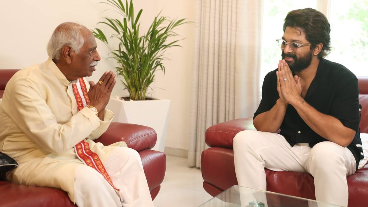 Allu Arjun : అల్లు అర్జున్ ఇంటికెళ్లి అభినందించిన బండారు దత్తాత్రేయ Allu Arjun : అల్లు అర్జున్ ఇంటికెళ్లి అభినందించిన బండారు దత్తాత్రేయ