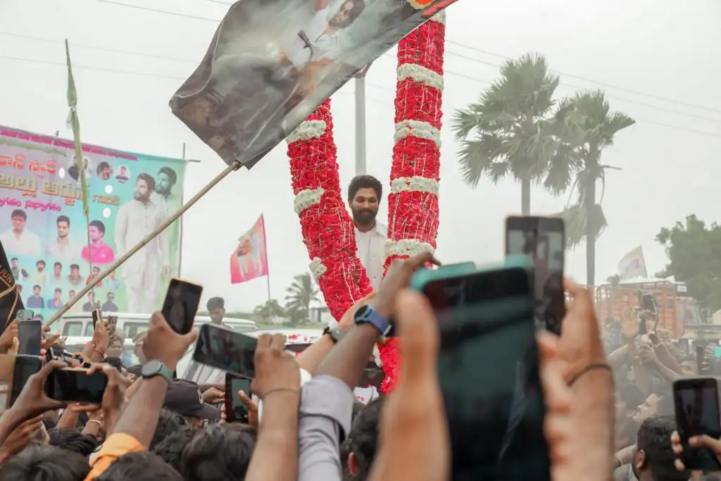 Allu Arjun at Nalgonda for Kancharla Conventions Opening Ceremony